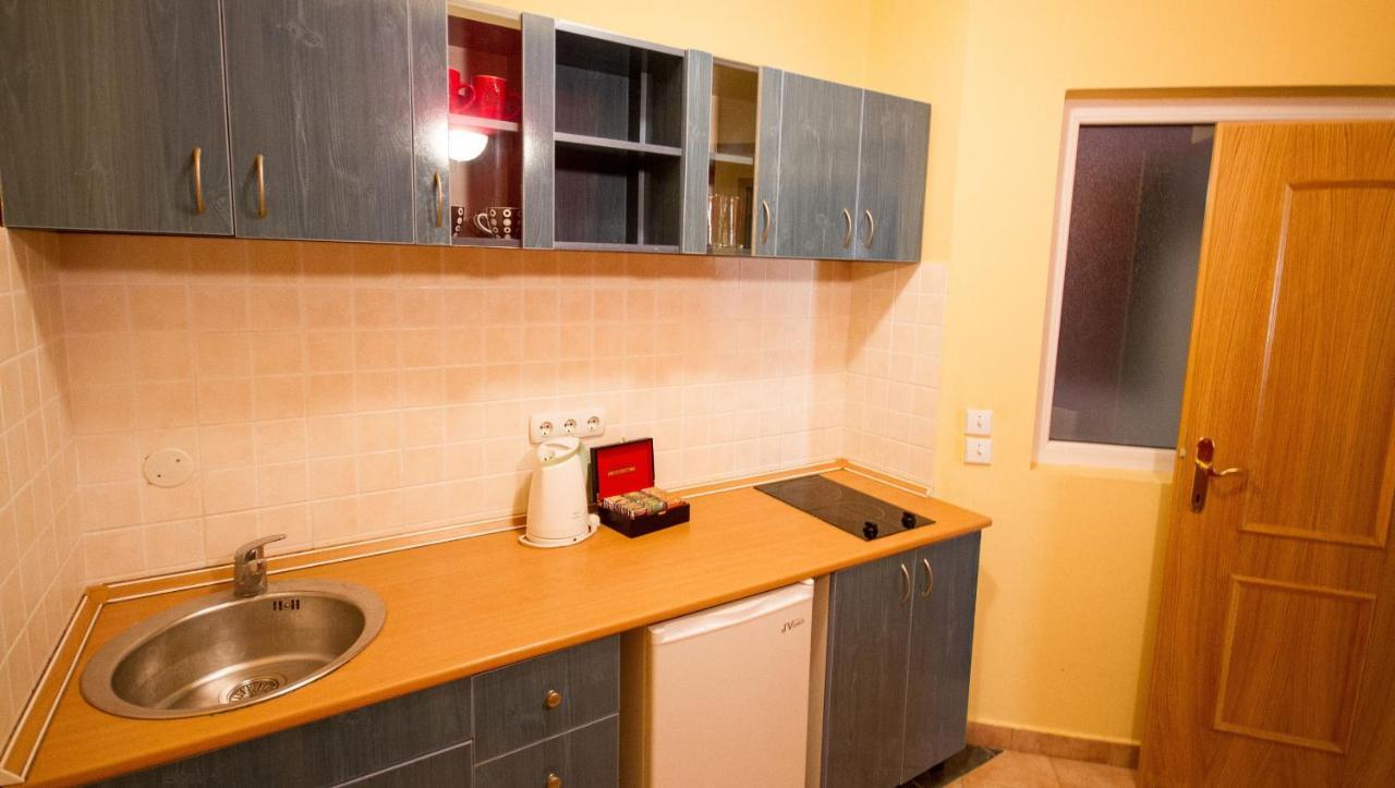 Apart Hotel Samardzic Tivat Oda fotoğraf