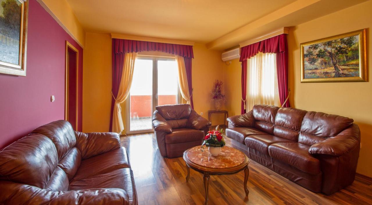 Apart Hotel Samardzic Tivat Oda fotoğraf