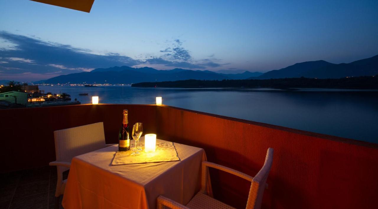 Apart Hotel Samardzic Tivat Oda fotoğraf
