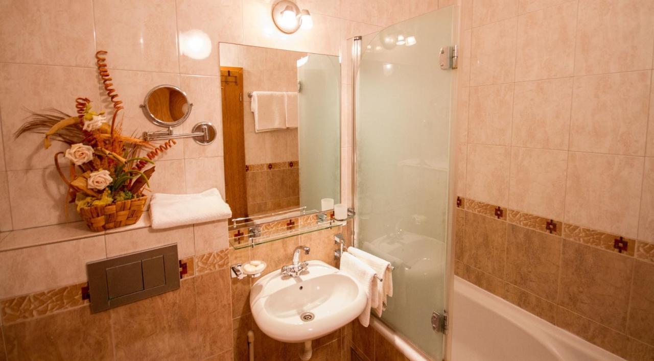 Apart Hotel Samardzic Tivat Oda fotoğraf