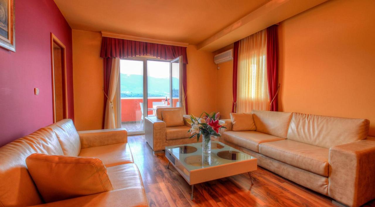Apart Hotel Samardzic Tivat Oda fotoğraf