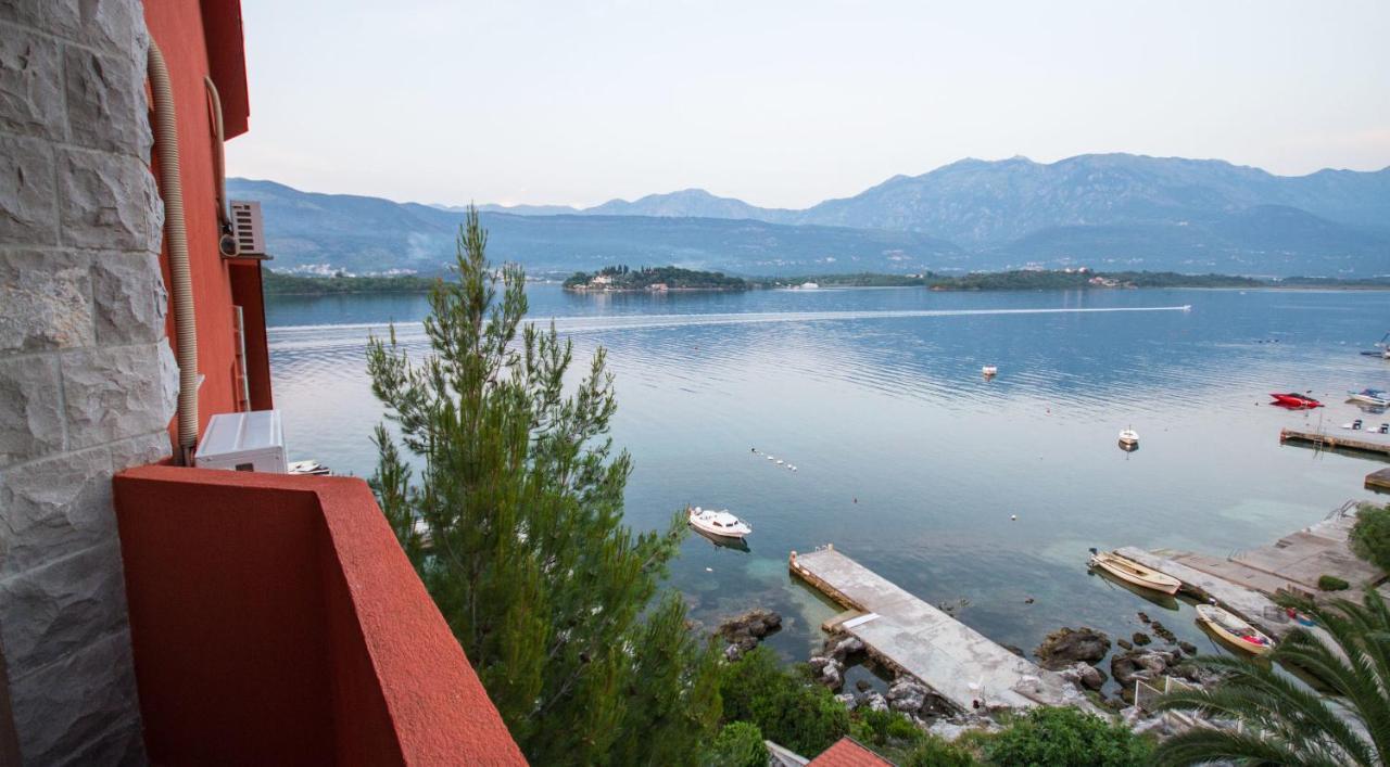 Apart Hotel Samardzic Tivat Oda fotoğraf